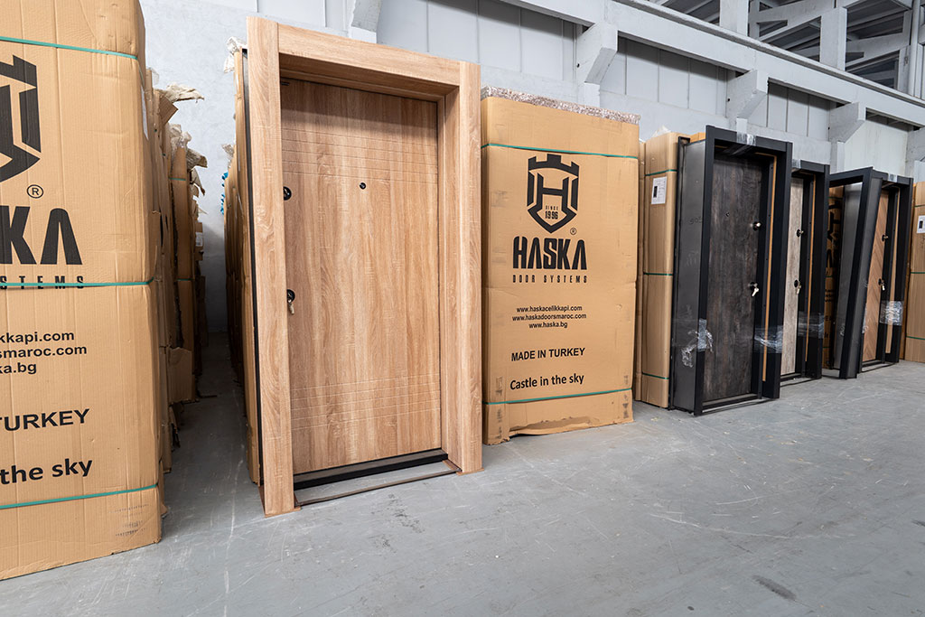 Склад Хаска блиндирани врати