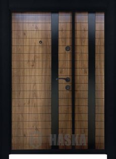 ART 04 Сарухан Черна